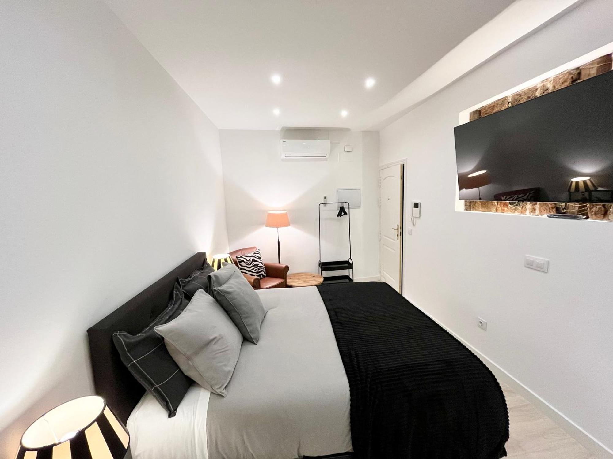 Puerta Del Sol House Apartment Madrid Bagian luar foto