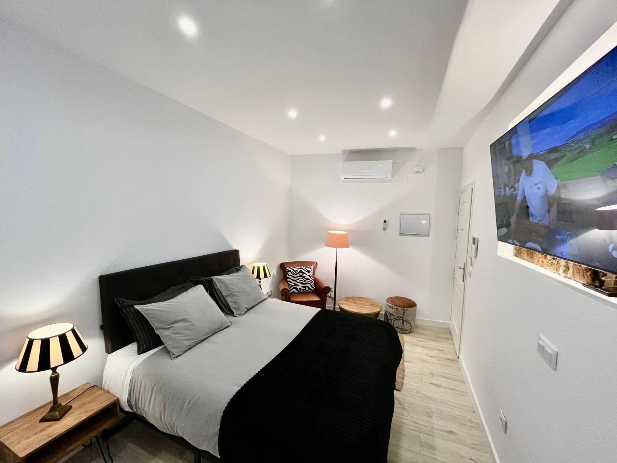 Puerta Del Sol House Apartment Madrid Bagian luar foto