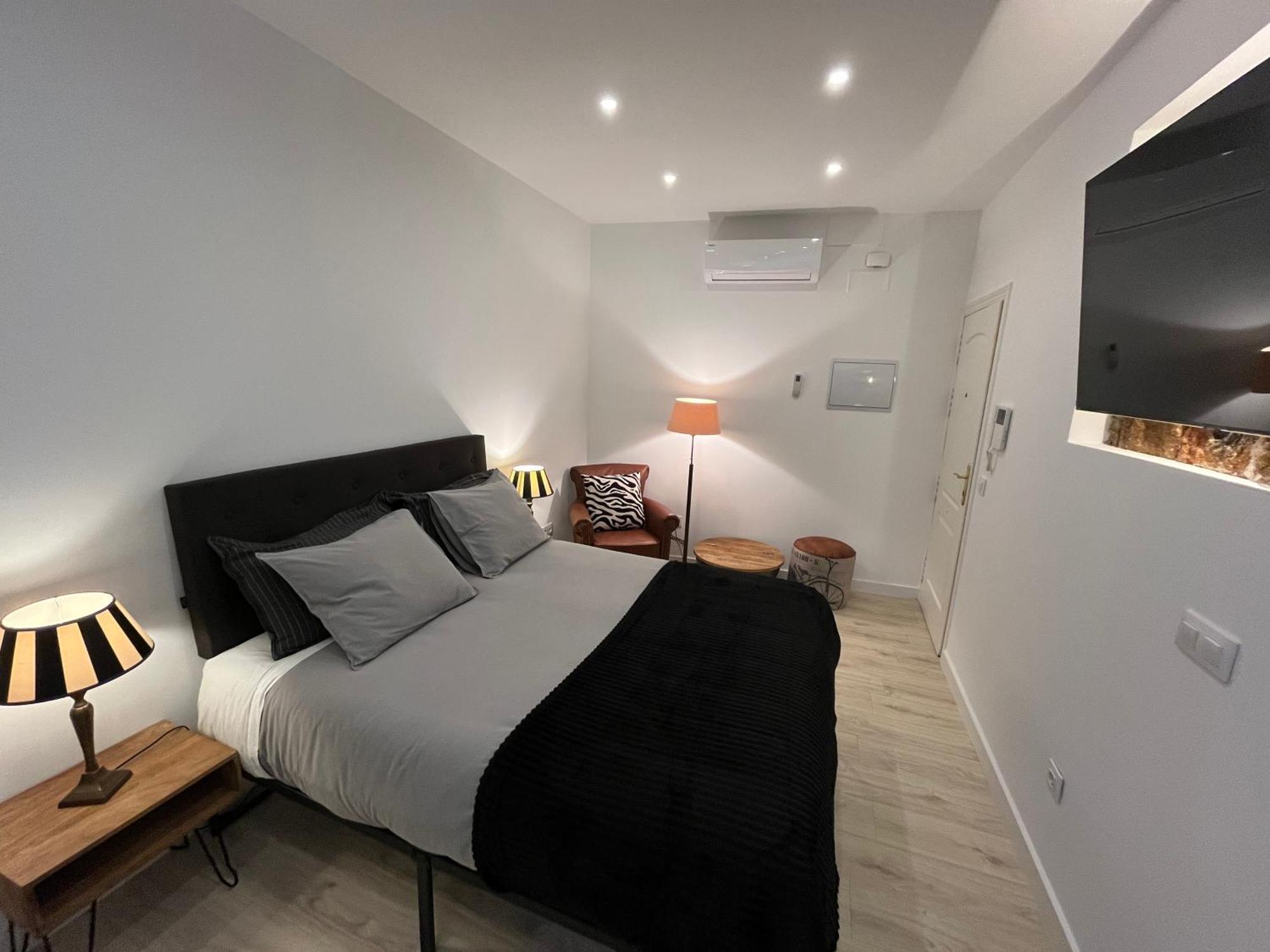 Puerta Del Sol House Apartment Madrid Bagian luar foto